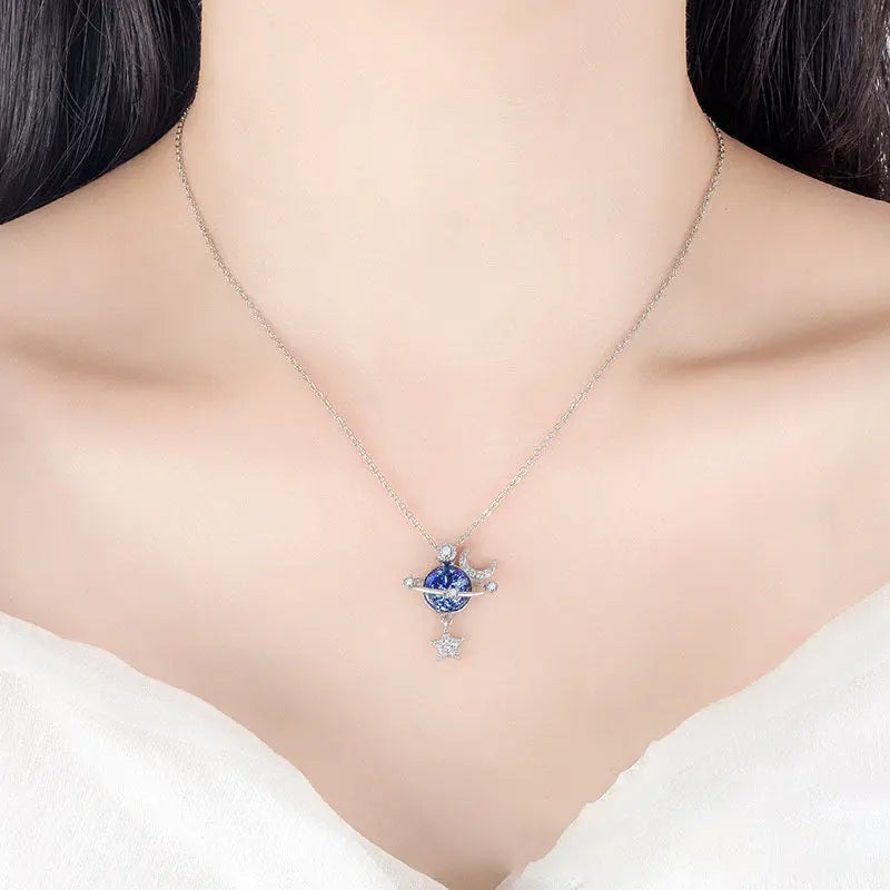 Xingyue Small Universe Necklace Female Summer Exquisite Light Luxury Design Clavicle Chain Versatile BloomIris